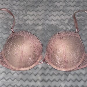 Victoria's Secret Bombshell plunge Lace Blush Pink Bra 36B